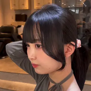 セミロング ハッシュカット🖤 レイヤー/透けカラーのヘアスタイル