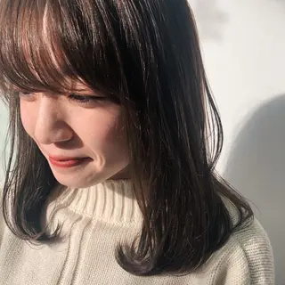 ミディアム 切りっぱなしボブ／ 暖色カラー／なつみのヘアスタイル