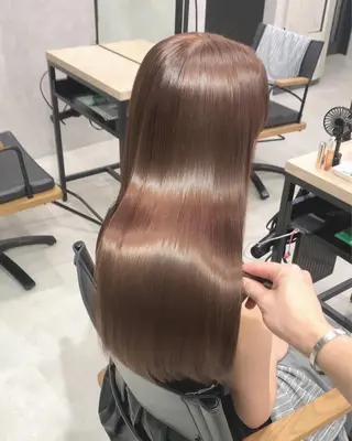 ロング LOWRL(ロウル)所属・💍縮毛矯正特化 🫧小山内寛季のヘアスタイル