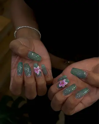 ネイル Nes.Nail所属・Miyagi Asamiのネイルデザイン