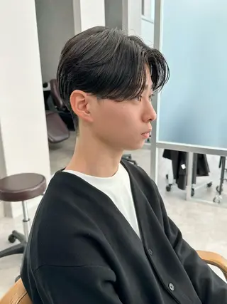 パーマ メンズ かのん/縮毛矯正 /韓国風/毛流れのヘアスタイル