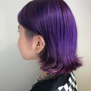 ミディアム カラー ウルフカット／吉村 桃子のヘアスタイル