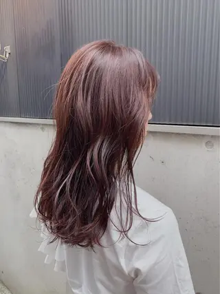 ロング 勝沼 佑季のヘアスタイル