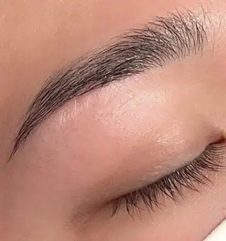 アイブロウ Ridive Minamiのマツエク・マツパデザイン