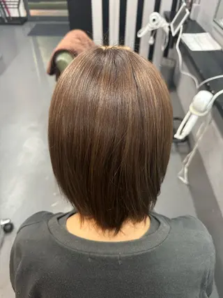 ミディアム 出崎 風果のヘアスタイル