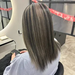 セミロング カラー Ren. 🦋デザインカラーのヘアスタイル