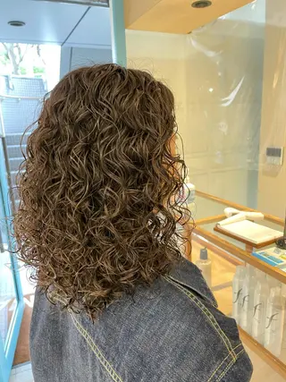 セミロング パーマ 大石 陽菜のヘアスタイル