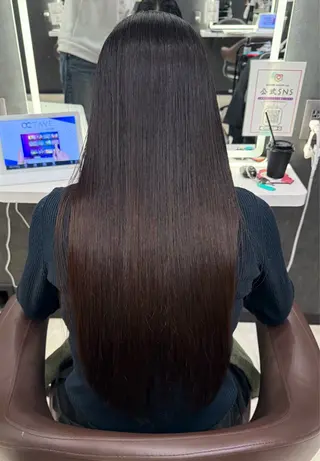 ロング DESIGN SALON  LIA・デザインサロンリア所属・お悩み/縮毛矯正/ 解決/けんすけ🫧のヘアスタイル