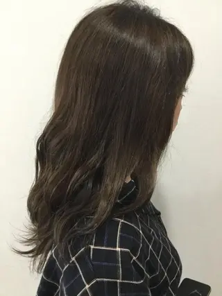 セミロング カラー 脱白髪染め美容師 竹内涼乃のヘアスタイル