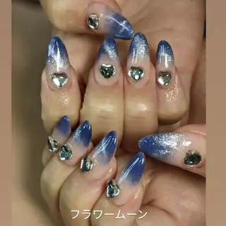 ネイル フラワー ムーンのネイルデザイン