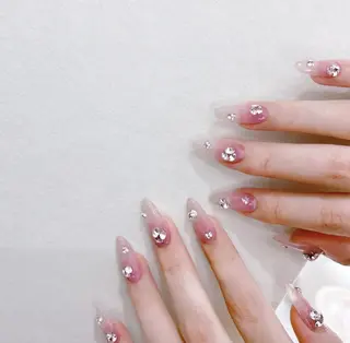 ネイル Queens テイのネイルデザイン