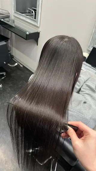 ロング BALE所属・祥華(さちか)／透 明感カラー／髪質改善のヘアスタイル