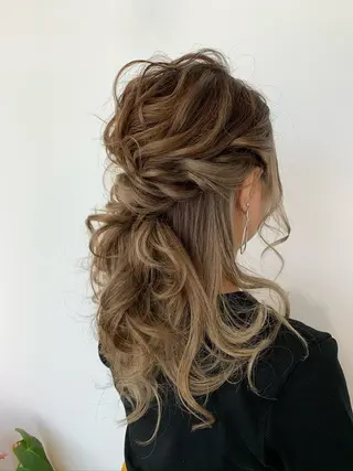 ヘアアレンジ 上平 江身のヘアスタイル