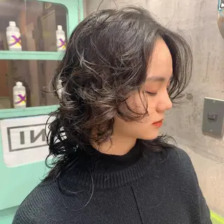 ミディアム パーマ ホワイト&レイヤーカ ットエクステ長畠俊輔のヘアスタイル