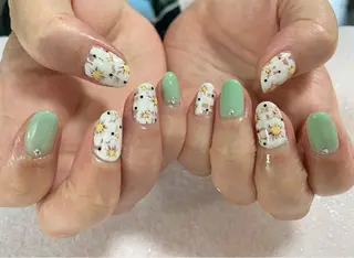 ネイル 手塚 里奈のネイルデザイン