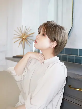 ショート カラー 松本 唯のヘアスタイル