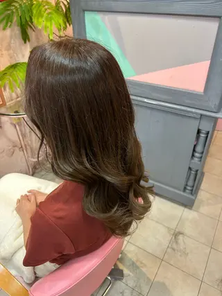 セミロング Miene Pink所属・髪質改善💇‍♀️椿 彩加のヘアスタイル