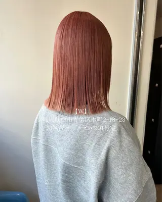 ミディアム W所属・小林 朋花のヘアスタイル