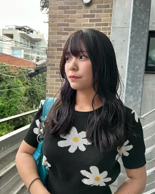 ミディアム カラー yumeka🩶ボブ 暖色/透け感カラーのヘアスタイル