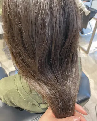 カラー 秋山 裕香のヘアスタイル