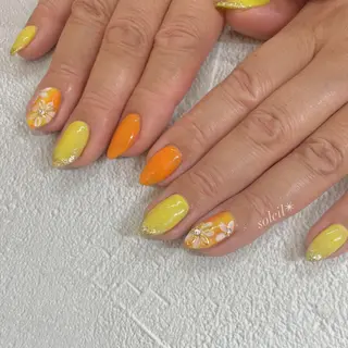 ネイル 粟津 美紀のネイルデザイン