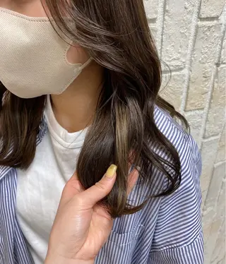 セミロング カラー Reina レイナの眉毛・アイブロウイメージ