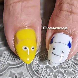 ネイル フラワー ムーンのネイルデザイン