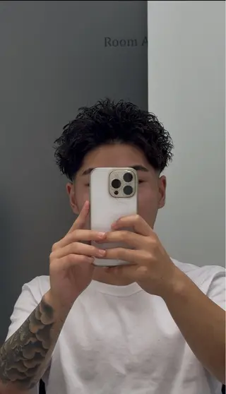 パーマ メンズ SALOWIN梅田茶屋町North店所属・岡田/メンズ特化/パ ーマ&ショートのプロのヘアスタイル