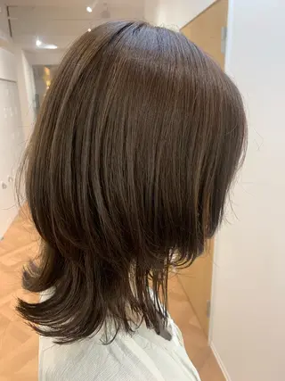 ミディアム カラー 佐々木 有彩のヘアスタイル