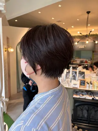 ショート レイヤーカット✨ 艶髪藤野のヘアスタイル