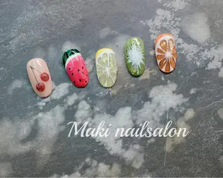 ネイル マキ ネイルサロンのネイルデザイン