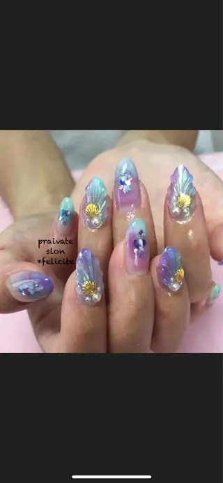 ネイル 早川 真理のネイルデザイン