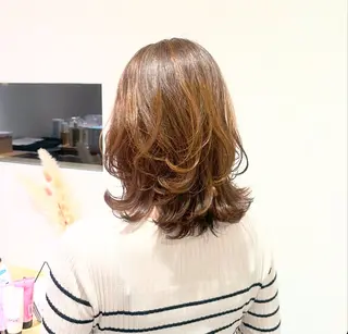 ミディアム レイヤー/蟹江/ くすみカラー/川口のヘアスタイル