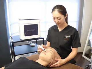 医療提携×美容整体 小顔ハイフピーリングのエステ・リラクイメージ