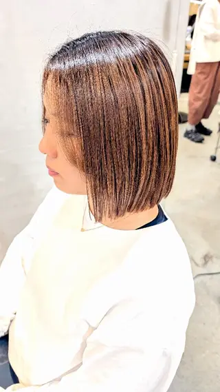 ミディアム 【女性限定】 しおりのヘアスタイル