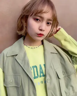 ショート 岡野 静華のヘアスタイル