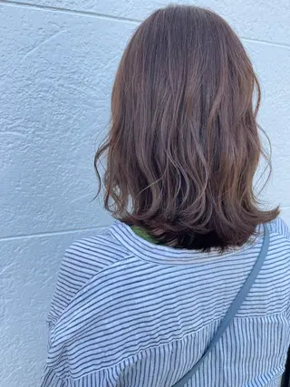 ミディアム 新宅 綾乃のヘアスタイル