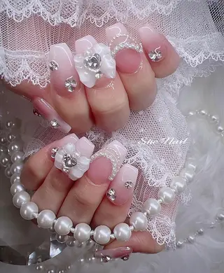 ネイル She   Nail所属・ISA_ BELLAのネイルデザイン