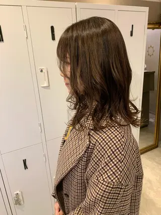 ミディアム カラー 佐藤 永夏のヘアスタイル