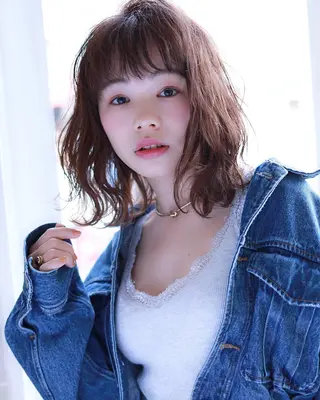 ミディアム カラー 齋藤 咲のヘアスタイル