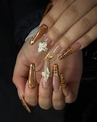 ネイル Haluca 長さ出し🍀のネイルデザイン