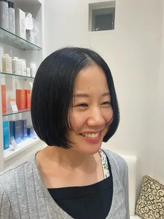 ショート atelier doux dimanche（アトリエ・ドゥー・ディマンシュ）所属・Fukamiレイヤー 透明感カラーのヘアスタイル