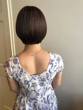 ショート カラー MIOベージュカラー 柔らかいカラーのヘアスタイル