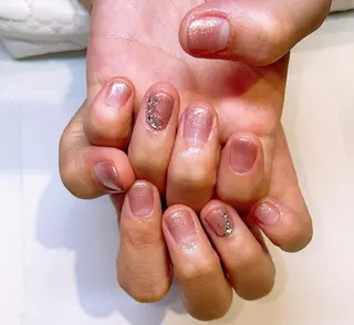 ネイル VIERU 🌈🎀💖のネイルデザイン