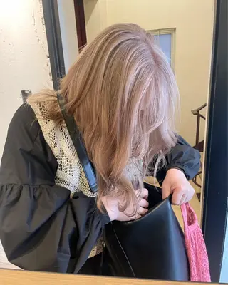 セミロング カラー hisano / ハイトーン･透明感のヘアスタイル