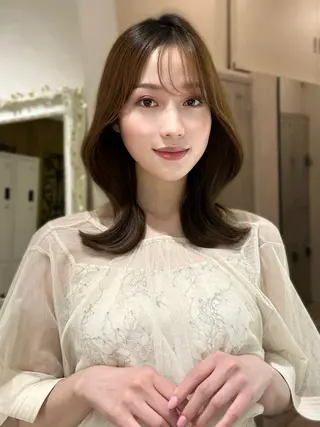 ミディアム AINANLY 明治神宮前店所属・似合わせレイヤー モテカラー🤍三科のヘアスタイル