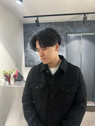 ミディアム メンズ SALOWIN 原宿 iori所属・🌟原宿指名No.1 センターパート⭐️のヘアスタイル