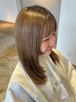 ロング 安田 純香のヘアスタイル