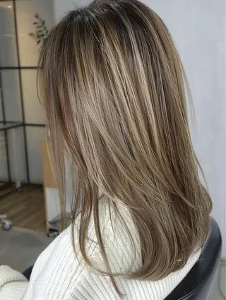 セミロング NANAMI/海外風 レイヤー/ボブのヘアスタイル