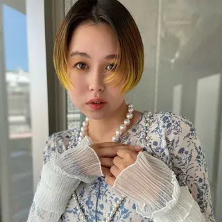 ショート カラー レイヤーカット⭐️ ブリーチ桑原 日花理のヘアスタイル